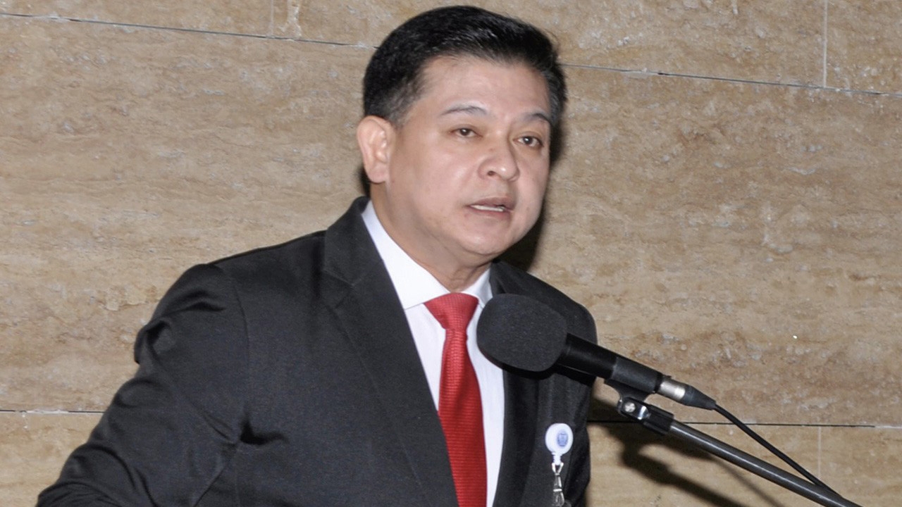 "สิระ" ยื่นหนังสือ 30 มี.ค.จี้ "ชวน" ปิดสภาทันที กันโควิด-19 