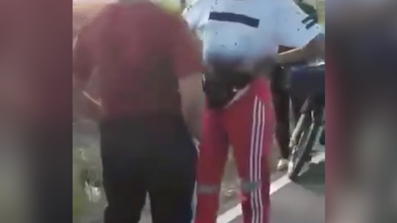 ปิดเทอมควรอยู่บ้าน แห่แชร์คลิป 2 นร.หญิงตบกัน เพราะแอบแซ่บกับแฟนเก่า