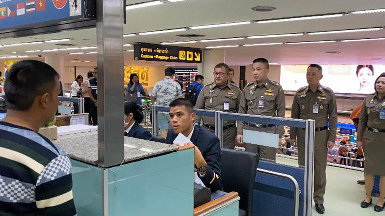 แกะรอยสัปดาห์ : หลังฉาก สตม.คัดกรองไวรัสโควิด-19