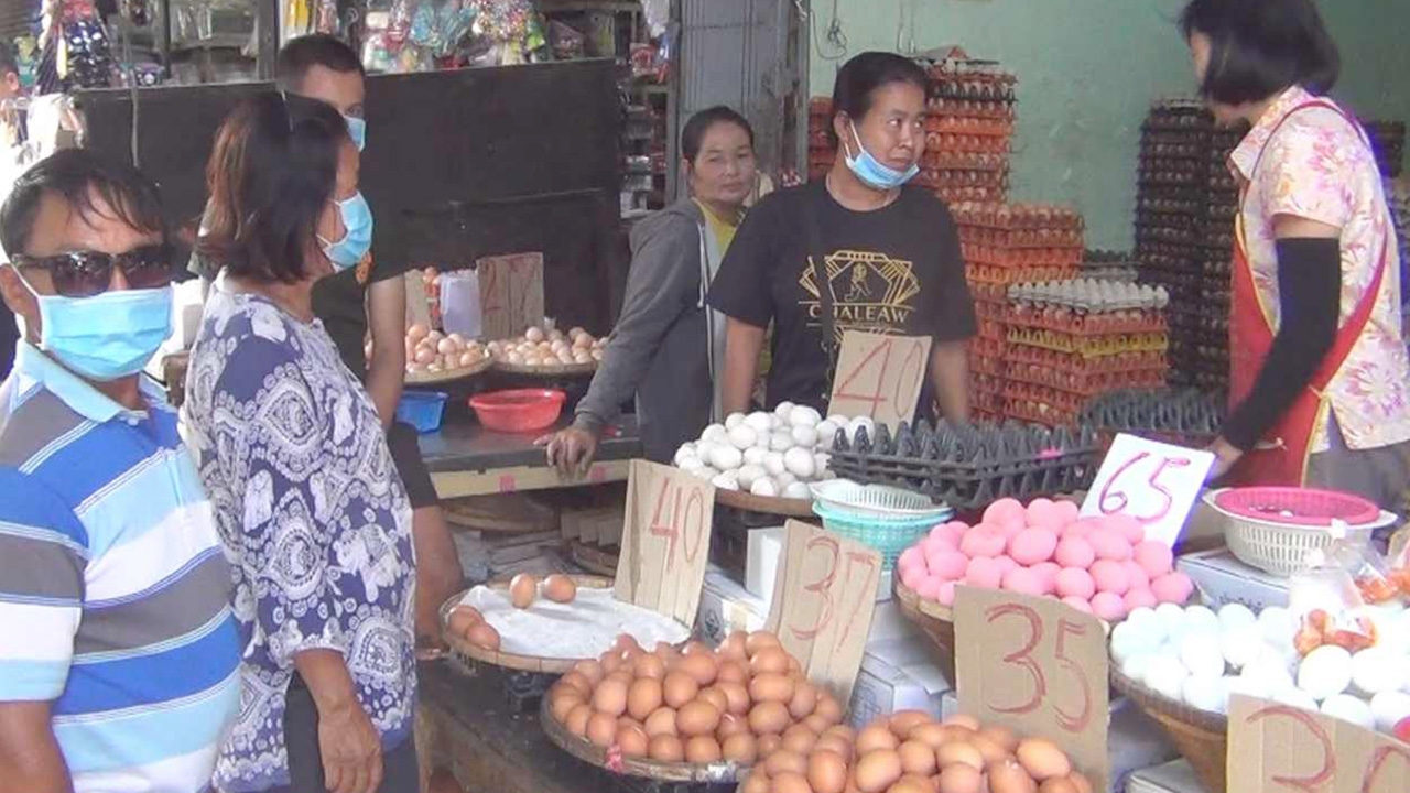 เผย ไข่ ใกล้ขาดตลาด คนแห่ซื้อ เหตุปลอดภัย มีเปลือกป้องกันโควิด-19 