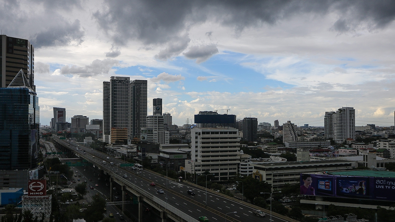 ไทยตอนบนระวังฝนฟ้าคะนอง-ลมกระโชก กทม.ฉ่ำร้อยละ 10 ฝุ่นสะสมลดลง