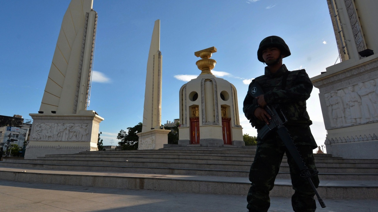 ย้อนอดีตไม่เคยลืม ไทยเคยประกาศเคอร์ฟิว จากการรัฐประหาร สลายม็อบฝ่ายต้าน