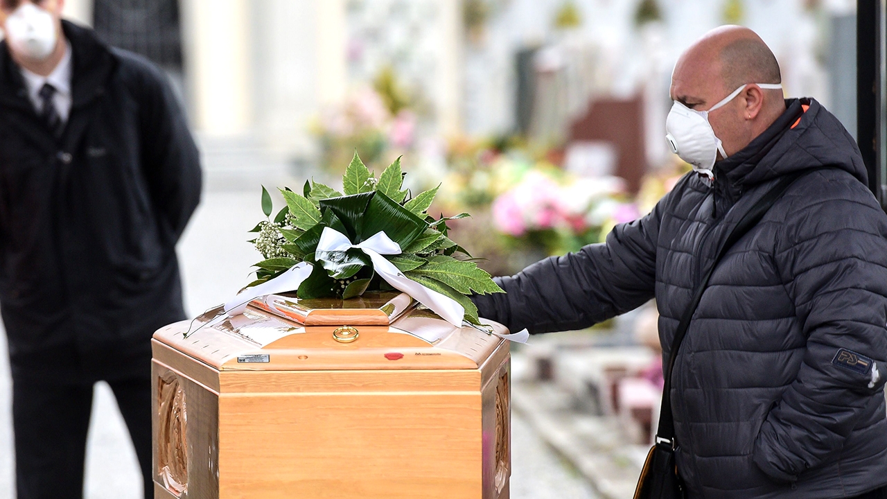 เหยื่อโควิด-19 อิตาลีทะลุ 6,000 ศพ แต่ยอดรายวันลดลงต่อเนื่อง