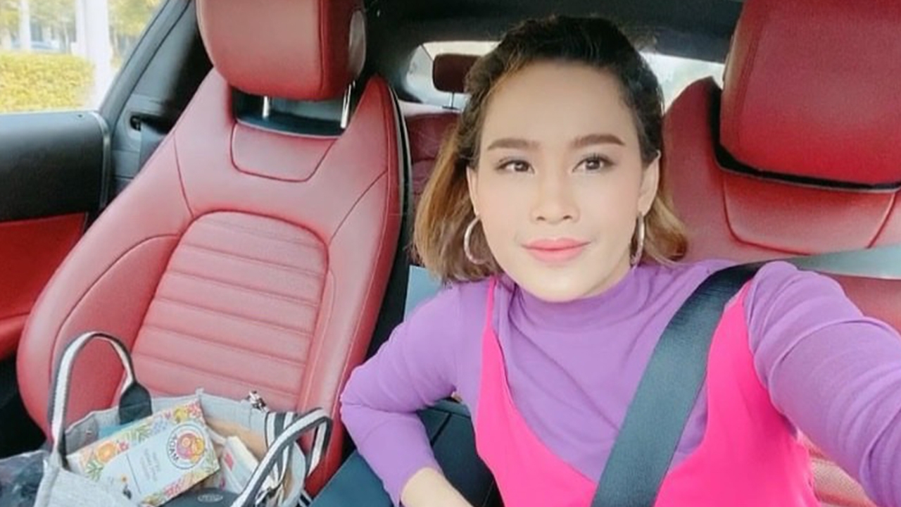 ไม่จบ ชาวเน็ตแซะ หนูเล็ก ก่อนบ่ายฯ หลังคอมเมนต์ไอจีถึงลูก ลีเดีย