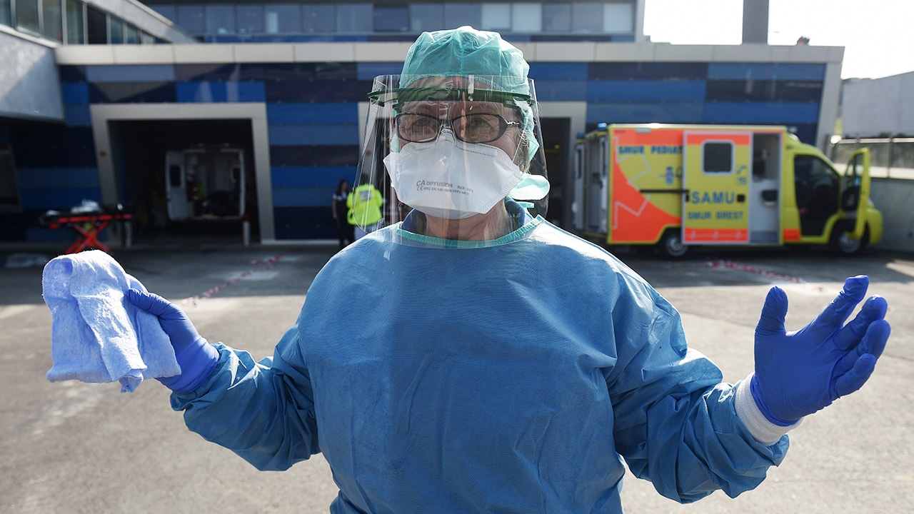 ฝรั่งเศสน่าเป็นห่วง เหยื่อโควิด-19 ทะลุ 1,000 ศพ ป่วยเกิน 20,000 ราย