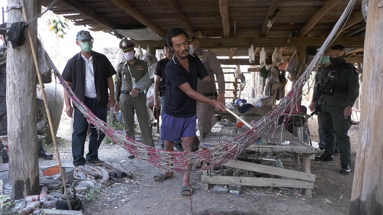 รวบหนุ่มพิการแขนขาด มือฟันคอเพื่อนบ้านดับคาเปล แค้นฝังใจคำว่า ขี้ขโมย