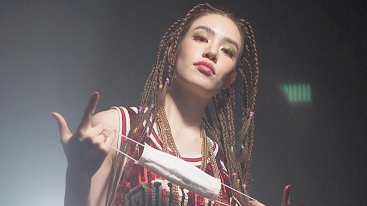 เกรซ กาญจน์เกล้า งานเข้าเจอดราม่าหลังแต่งเพลงสะท้อนปัญหาโควิด-19