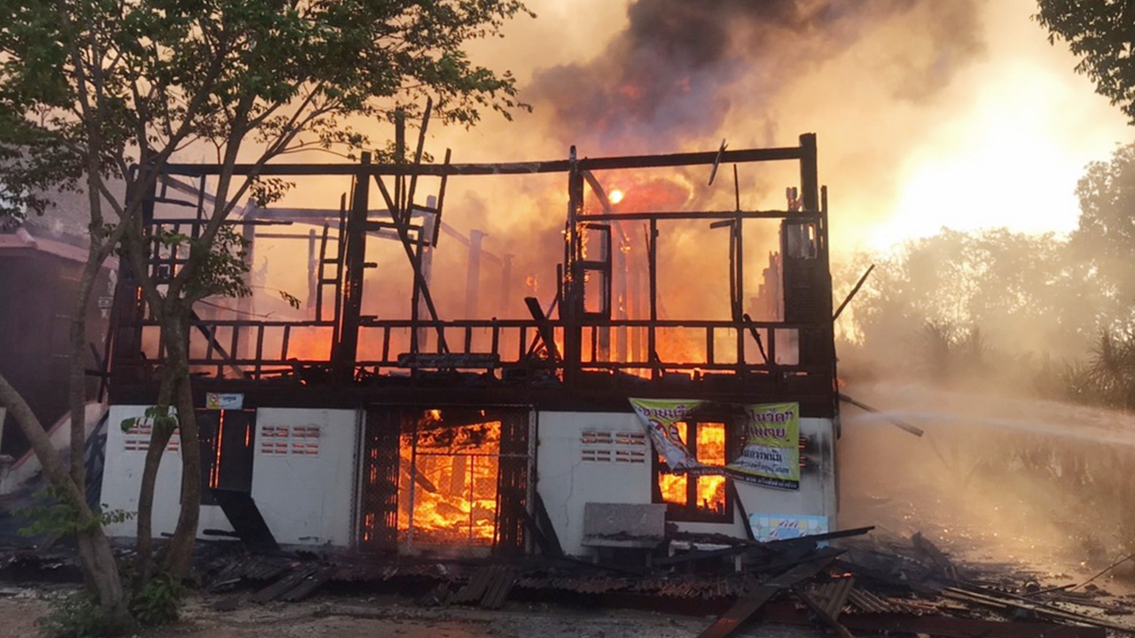 ไฟไหม้วัดแสวงหาอ่างทอง กุฏิไม้สักวอด 4 หลัง ไฟคลอกพระมรณภาพ 2 รูป