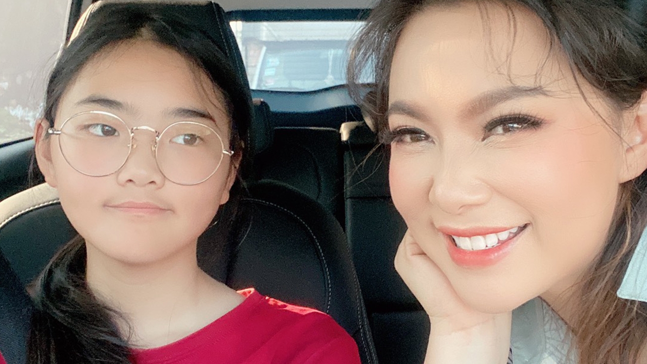 น้องอันดา ลูกสาวบุ๋ม ปนัดดา ได้เกรด 3.92 อยากเป็นหมอ โดนปลูกฝังมาดี 