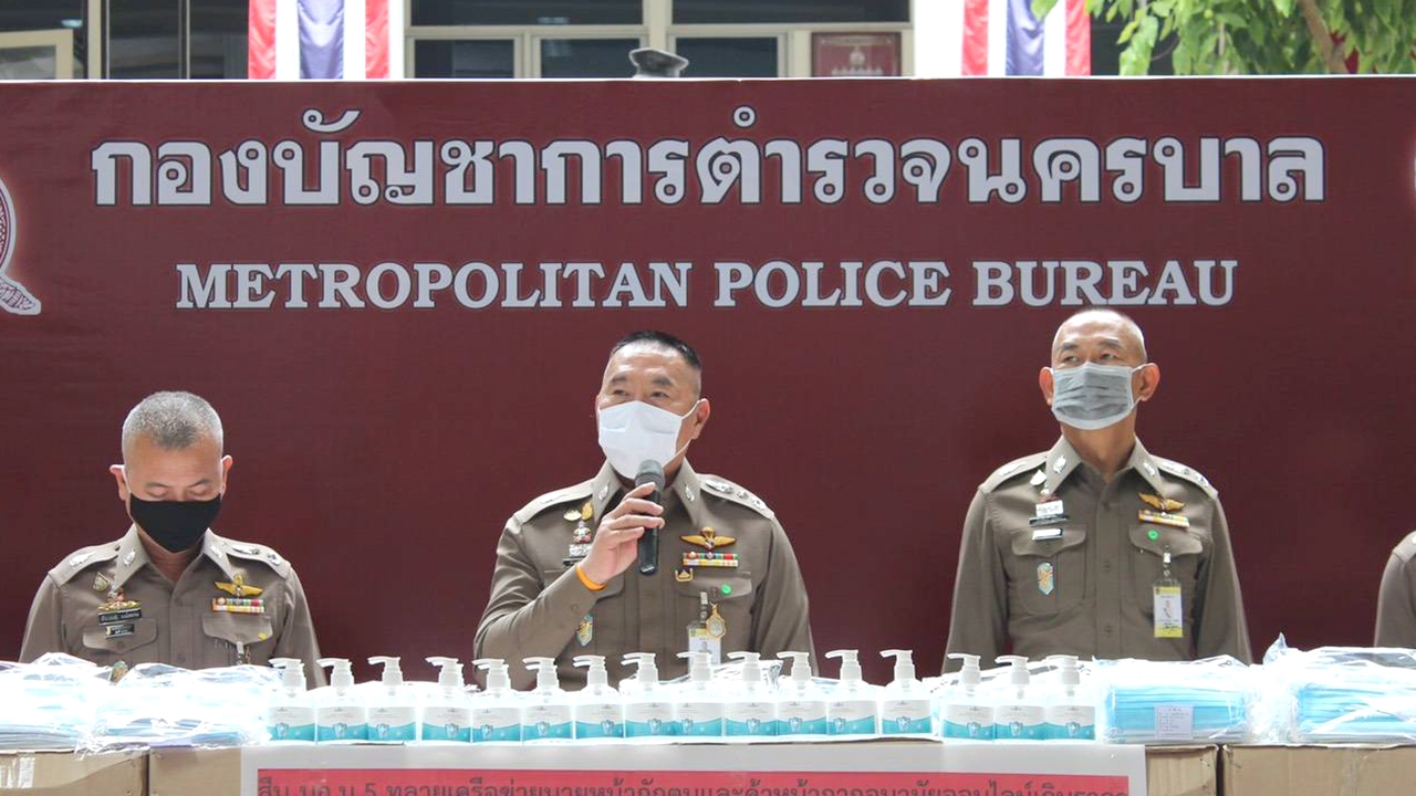 จับหนุ่มขายหน้ากากอนามัยแพง ค้นโกดังเจอเจลล้างมือ 7,800 ขวดจากจีนไร้ อย.