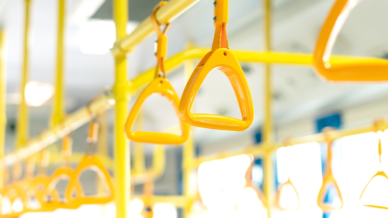 คนขับรถเมล์ สาย 140 ป่วยโควิด-19 เสียชีวิต กักคนใกล้ชิด ตามหาผู้โดยสารกลุ่มเสี่ยง