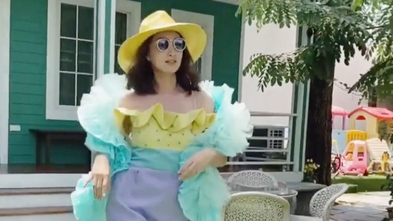 แพนเค้ก แก้สถานการณ์ได้ดี ส้นรองเท้าหลุดขณะเปิดแคตวอล์กหน้าบ้าน