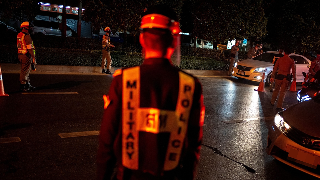 แบบฟอร์มขออนุญาต จำเป็นต้องออกนอกบ้านช่วง "เคอร์ฟิว" นอกเหนือ 8 อาชีพได้ยกเว้น