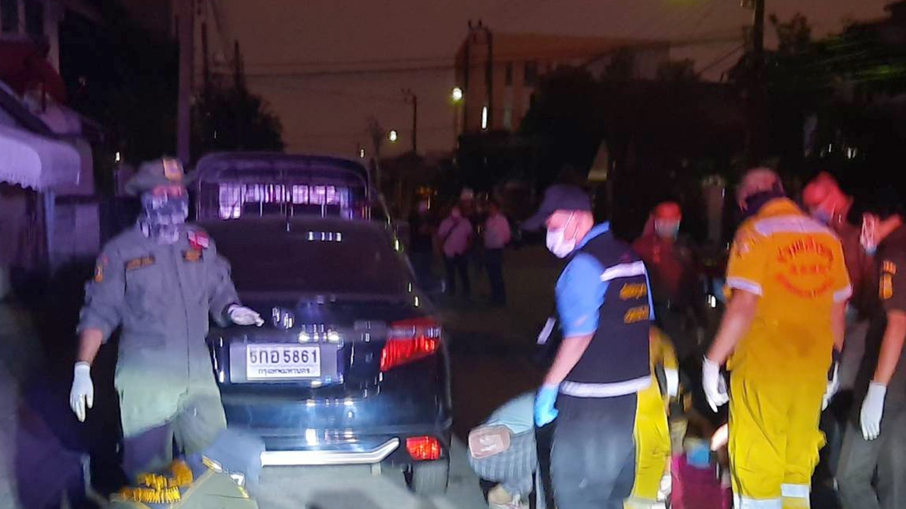 หดหู่ พิษเศรษฐกิจ-โควิด สาวใหญ่รมควัน หลังทะเลาะกับแฟนหนักปมหนี้สิน