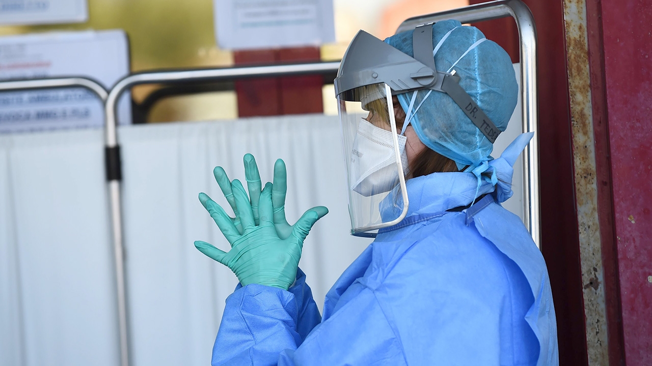 อิตาลีสัญญาณดี เหยื่อโควิดยังเพิ่ม แต่ติดเชื้อรายวันไม่ถึงพันครั้งแรก