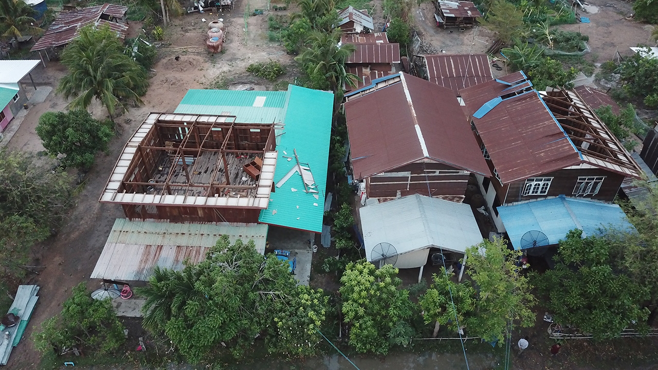 พายุฤดูร้อนถล่มศรีสะเกษ 4 ตำบลใน อ.ขุขันธ์ ฟ้าผ่าชาวบ้านตายคาที่ 1 ศพ