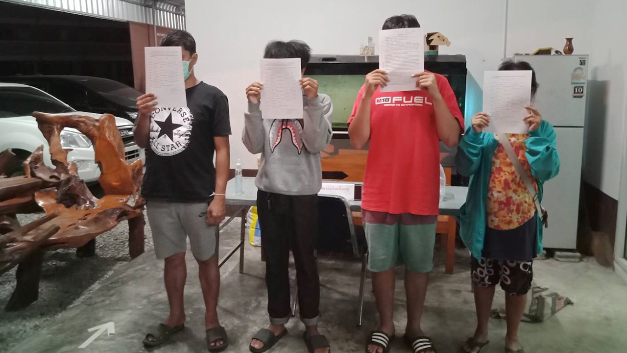 'พัทยา' เข้มตั้งด่านตรวจ จับผู้ฝ่าฝืนไม่กลัวเคอร์ฟิว 14 ราย