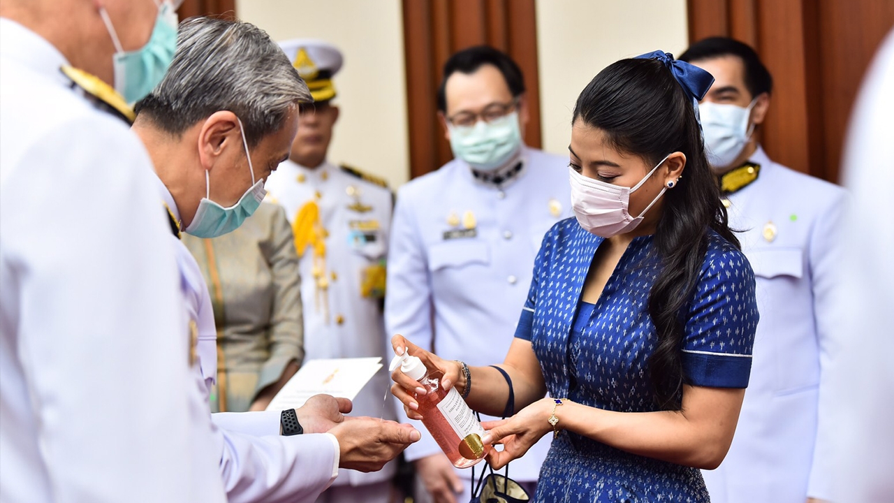 เจ้าฟ้าสิริวัณณวรีฯ พระราชทานขวัญกำลังใจแก่แพทย์และพยาบาลต่อสู้โควิด-19