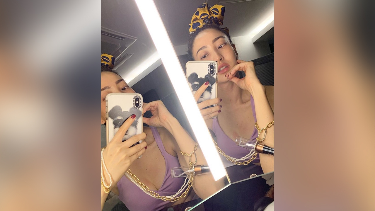 แต้ว ณฐพร โดนอีกแล้ว ชาวเน็ตโฟกัสผิดจุด ถามแรงโชว์มือถือหรืออวดอะไร