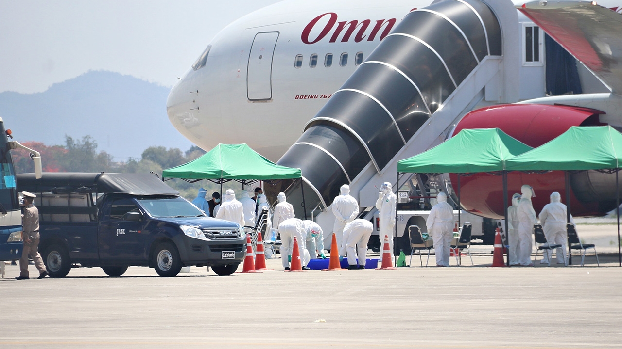 คนไทย-นร.แลกเปลี่ยนจากสหรัฐฯ 162 คนมาถึงไทยแล้ว เร่งคัดกรอง-ส่งกักตัว