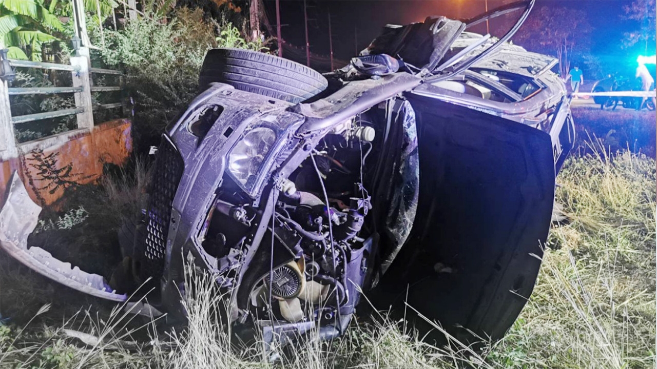 ผอ."อุดรพิทย์" ขับปาเจโร่แหกโค้งคอหัก พบทำงานหนักแม้ปิดเทอม