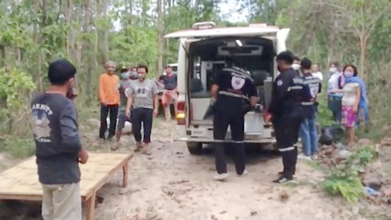 หนุ่มใหญ่ เทสเครื่องตัดหญ้า พลาดถูกใบมีด ฟันคอเกือบขาคดับสยอง