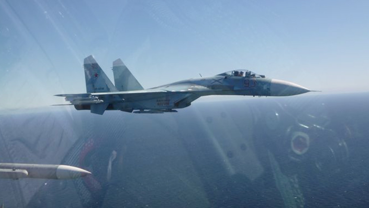  F-16 กองกำลังนาโตของเบลเยียมเข้าสกัดเครื่องบินรบรัสเซียเหนือทะเลบอลติก