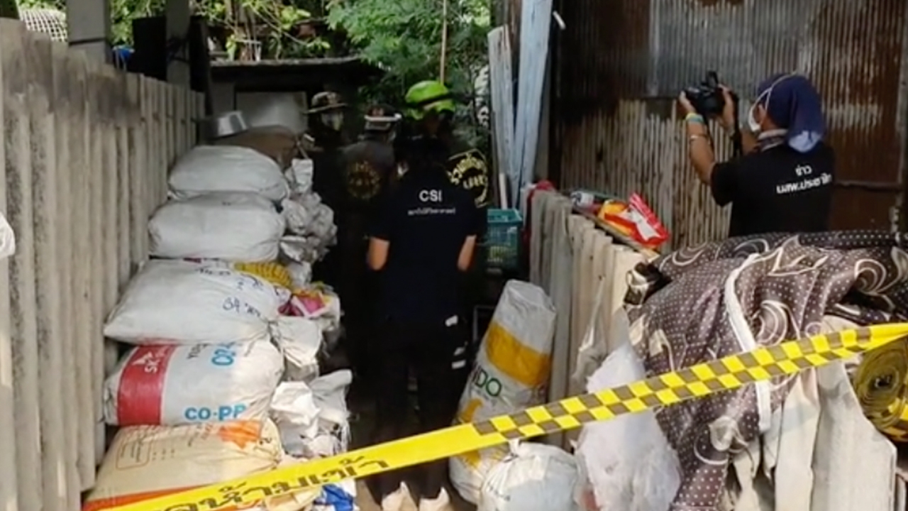 เศร้า หนุ่มสาวรุ่นใหญ่โดนไฟดูดตายตามกัน 2 ศพ ข้างโกดังเก็บของที่ปทุมธานี 