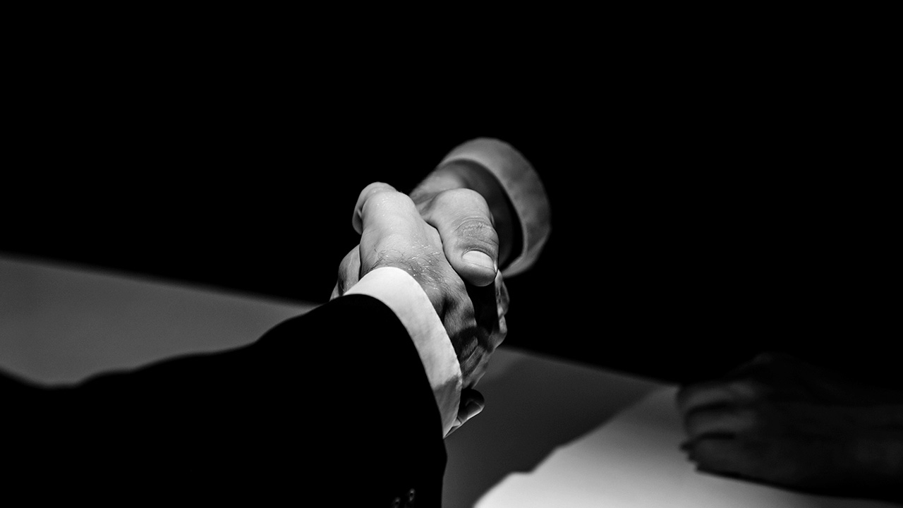 เปิดฟ้าส่องโลก : ผ.น.ง. VS ผ.น.ฉ.