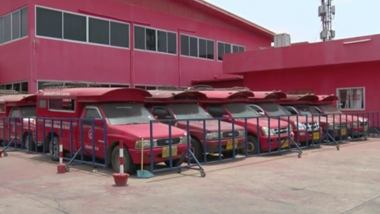 โควิด-19 กระทบ "รถแดงเชียงใหม่" หนักหน่วง โอดบางวันรับแต่ลม ไม่มีลูกค้า