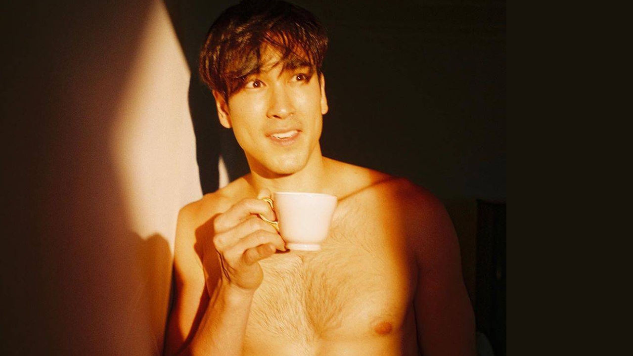 ฮาหนักมาก ณเดชน์ โพสต์ภาพถอดเสื้อ ฟรอยด์ คอมเมนต์แซวขอดูดนมที