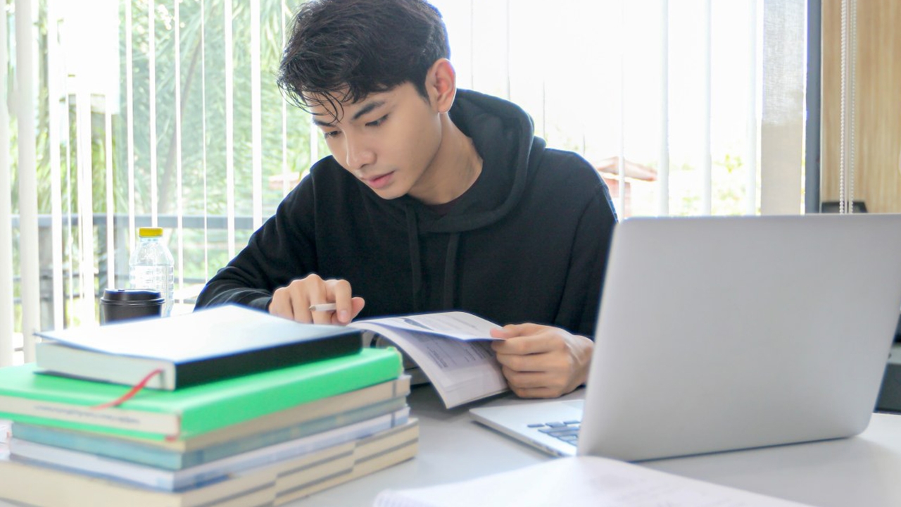 นักเรียน นักศึกษาที่ทำงานเฮ คลังเปิดให้ทบทวนสิทธิ์ลงทะเบียนเราไม่ทิ้งกัน 