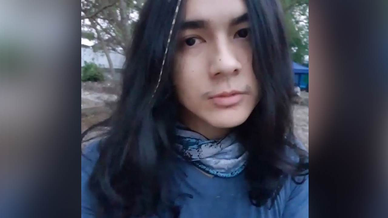 แน็ก ชาลี โชว์ผมเปียสวยๆ บนหัว แต่ตอนท้ายพีคมาก เห็นแล้วตกใจหมด (คลิป)