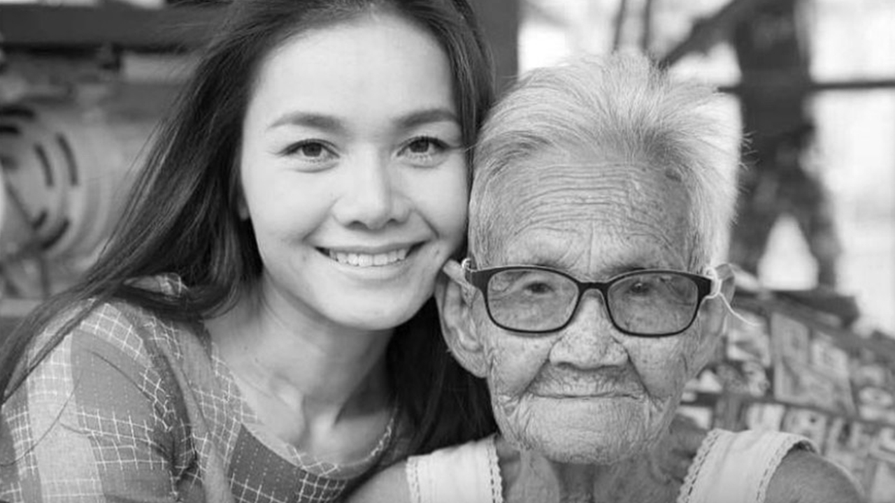 ต่าย อรทัย สุดเศร้า พรั่งพรูคำอาลัย สูญเสียคุณยายทองคำอายุ 107 ปี 