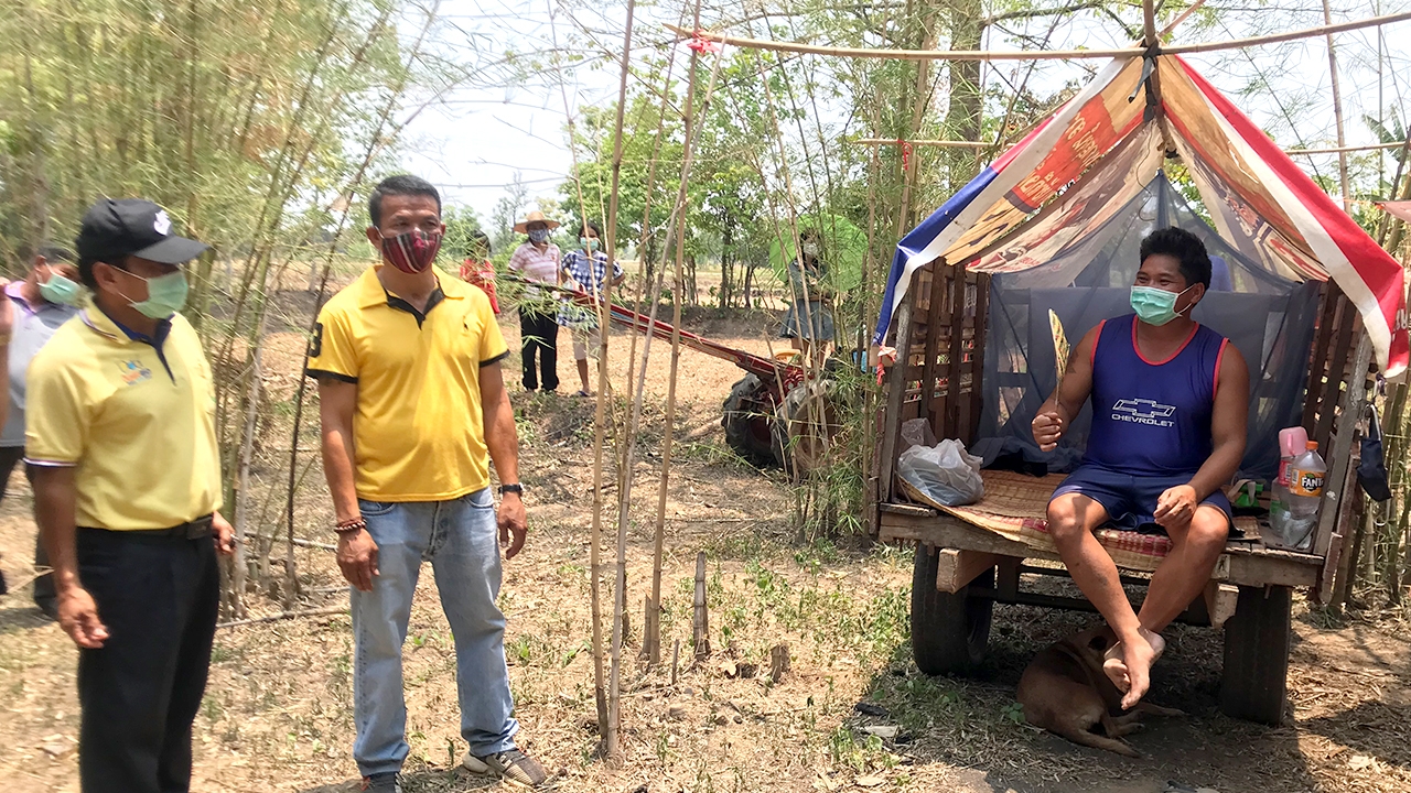 ชื่นชมหนุ่มสกลนคร กลับจากชลบุรี กักตัวเอง 14 วัน บนพ่วงท้ายรถไถ