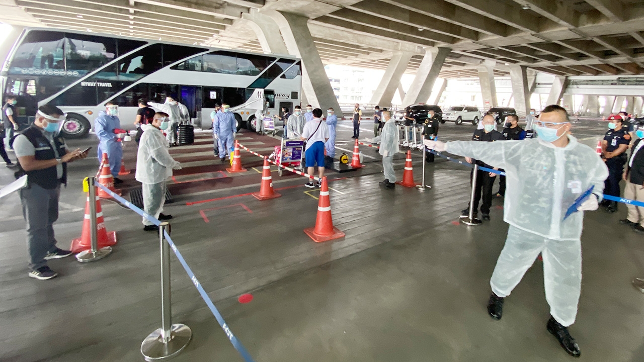 31 คนไทยจากญี่ปุ่นถึงสุวรรณภูมิ ผ่านคัดกรองเข้าสู่สถานที่กักตัว 14 วัน