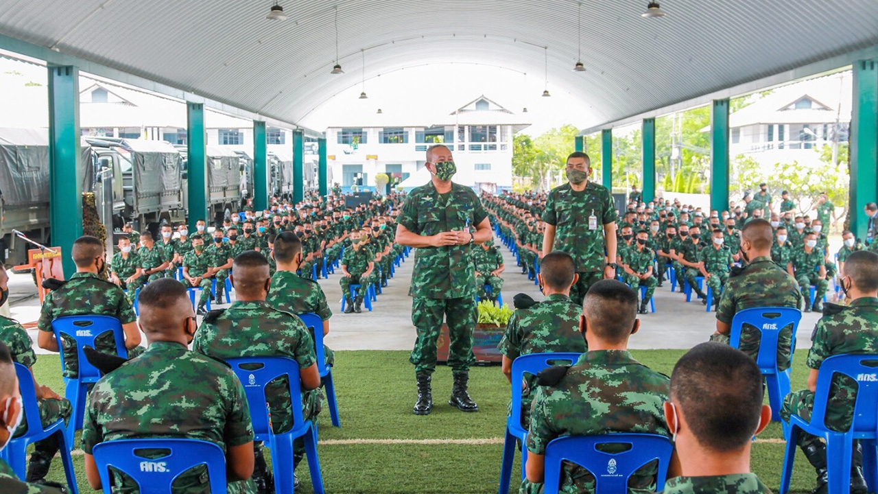 พล.ร.11 กล่อมพลทหารสมัครใจอยู่ต่อ อาจพลิกชีวิตที่ ทบ. มอบให้