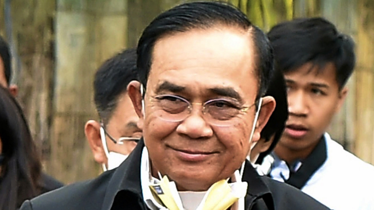 สิ่งศักดิ์สิทธิ์มีจริง ศาลรัฐธรรมนูญตัดสินนายกฯ ไม่ผิด