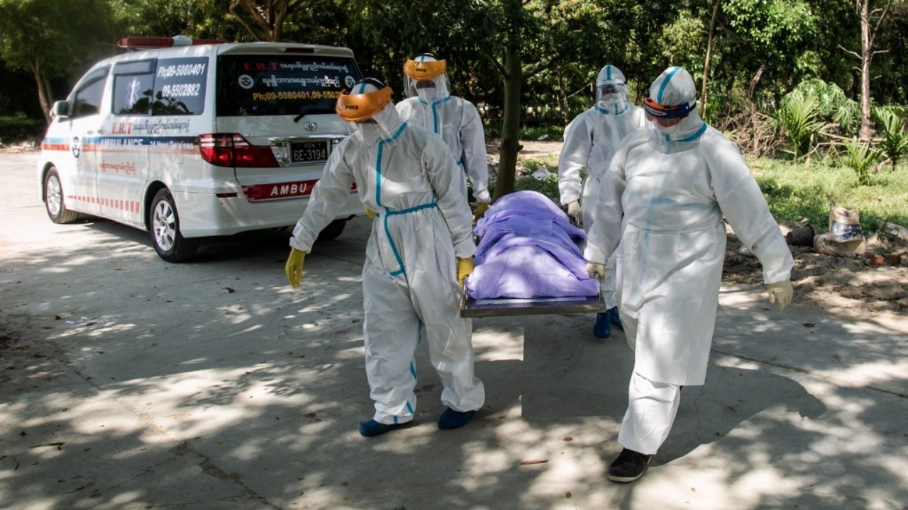 สรุปข่าวต่างประเทศ ยอดโควิดเพื่อนบ้านพุ่ง อังกฤษอนุมัติวัคซีน