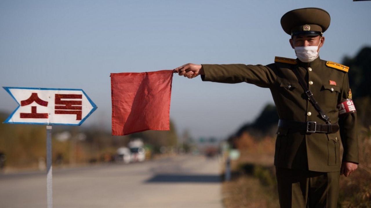 เกาหลีเหนือดุ ‘ยิงเป้า’ ประหารชายกลางแจ้ง ฝ่าฝืนกฎคุมโควิด ลอบข้ามชายแดน