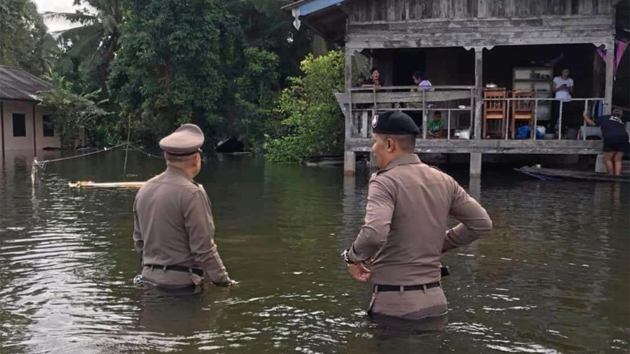 ท่วมนครลดแต่ดับ 5 ทะลักไปยังจังหวัดตรัง ส่วนอีสานหนาวได้ใจ