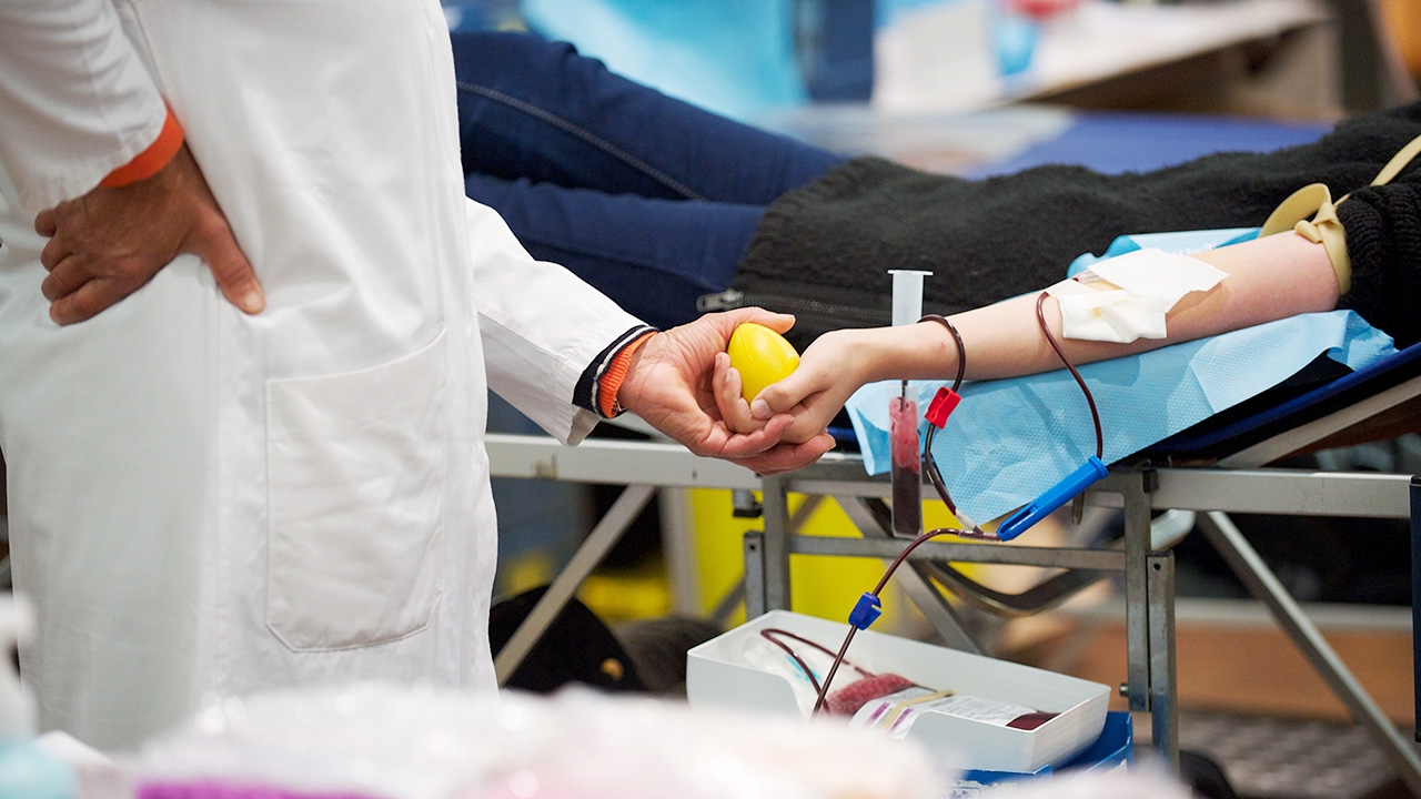 เลือดสำรอง ขาดแคลนทุกกรุ๊ป หมอแล็บแจง เฟกนิวส์ ขายเลือดบริจาคให้ รพ.