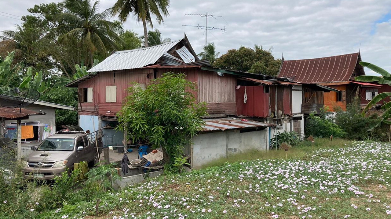 ล้มป่วยอัมพฤกษ์ อัมพาต เกือบยกครัว คาดอาถรรพณ์ผีโรง ไม่ได้เซ่นไหว้