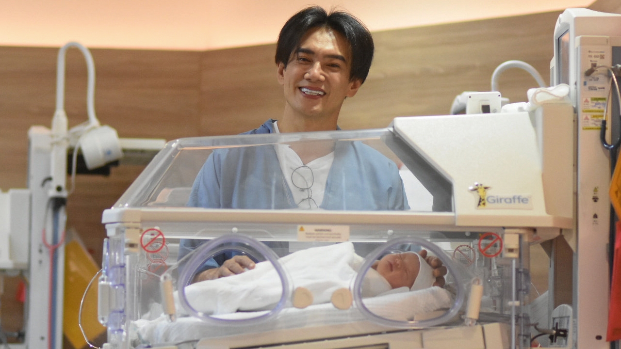 “ต๊ะ ใหญ่เสมอ” เฮลั่น “บุ๋ม” คลอดทายาทคนแรก เล่าโมเมนต์เห็นหน้า “ลูกสาว” ถึงขั้นน้ำตาคลอ