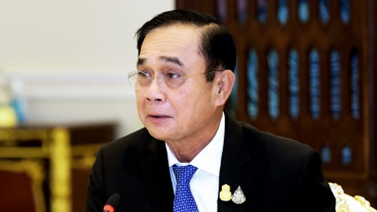 นายกฯ ส่ายหัว หลังสื่อถาม ติดตาม ศาลรธน.วินิจฉัย คดีบ้านพักหลวง หรือไม่ 