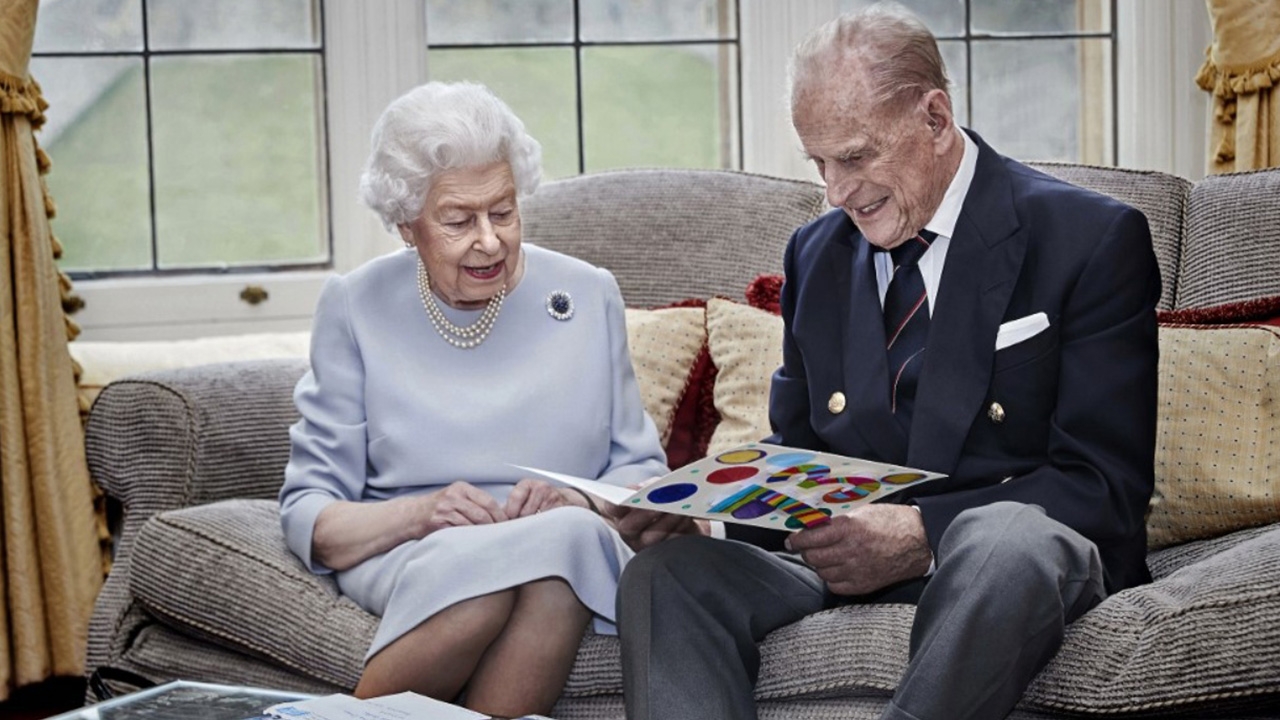 พระฉายาลักษณ์คู่ ควีนเอลิซาเบธที่ 2 และเจ้าชายฟิลิป ฉลองอภิเษกสมรส 73 ปี