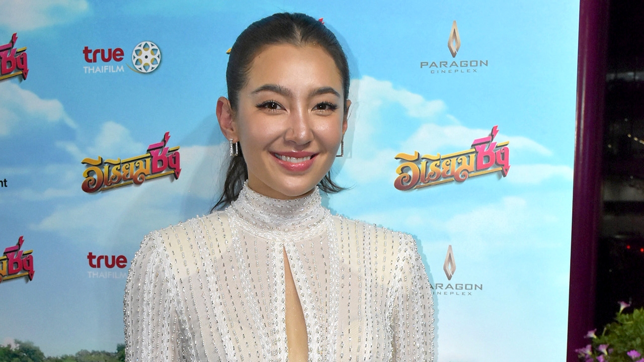 “เบลล่า” เล่นจริงเจ็บจริง แอบหวังหนังปังร้อยล้าน “เวียร์” เซอร์ไพรส์ย่องดูรอบแรก