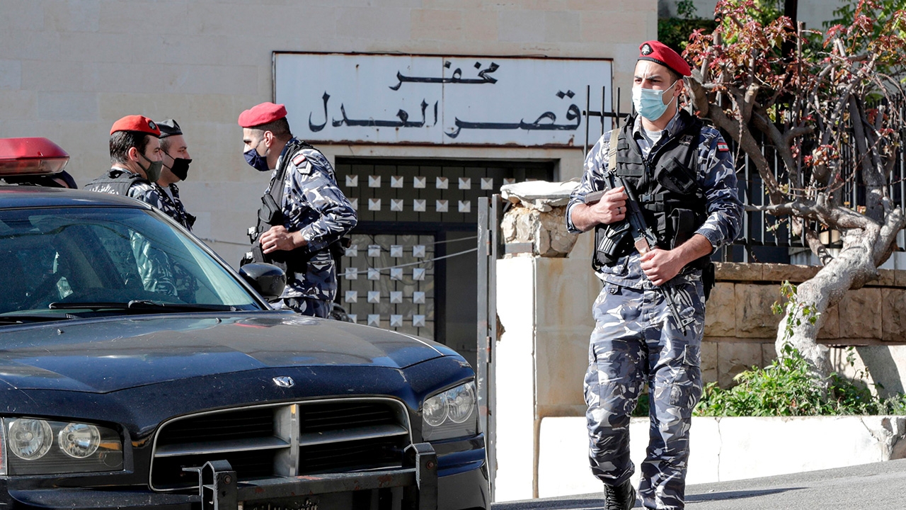 ระทึก 69 นักโทษเลบานอนแหกคุก รถคว่ำตาย 5 ศพ จับกลับมาได้ 15 คน