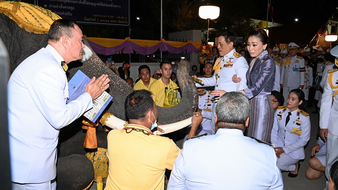 พระเจ้าอยู่หัว และ พระราชินี เสด็จเปิดศาลแขวงพระนครศรีอยุธยา