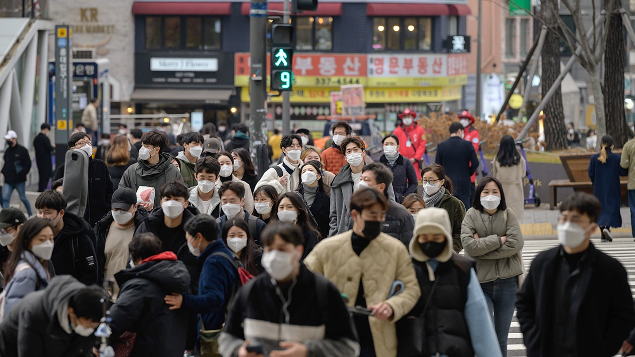 เกาหลีใต้สั่งปิดบาร์-จำกัดรวมตัวในเมืองหลวง คุมโควิดระบาดรอบ 3